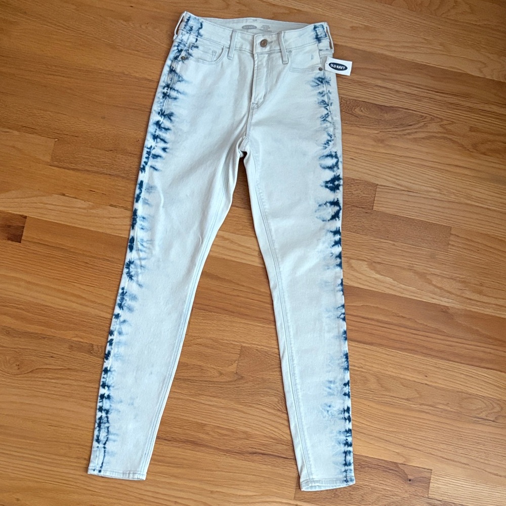 Old Navy White and Blue Patterned Rockstar Super Skinny High Rise Jeans